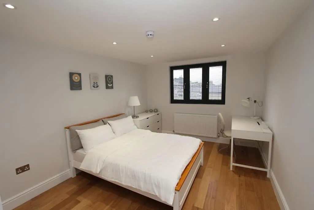 Amazing Loft One Bedroom Apartment - E17 Village London