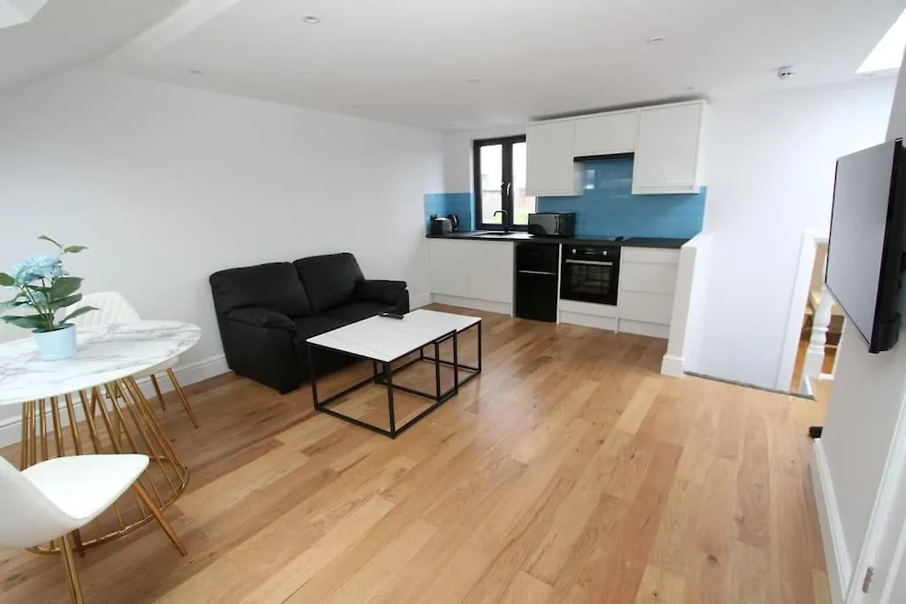 Amazing Loft One Bedroom Apartment - E17 Village London